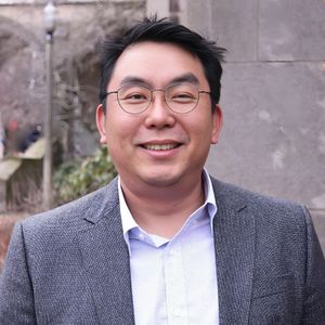 headshot of Sung Jin Choi