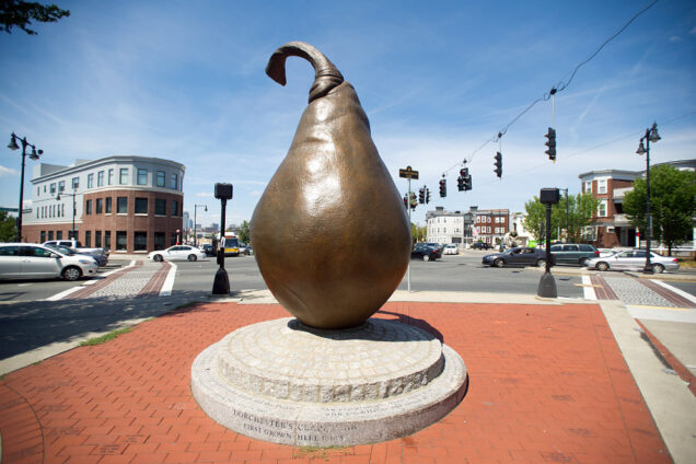 Pear statue, Dorchester