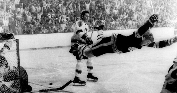 Kooks and Degenerates on Ice: Bobby Orr, the Big Bad Bruins, and the Stanley  Cup Championship That Transformed Hockey: Whalen, Thomas J.: 9781538110287:  : Books