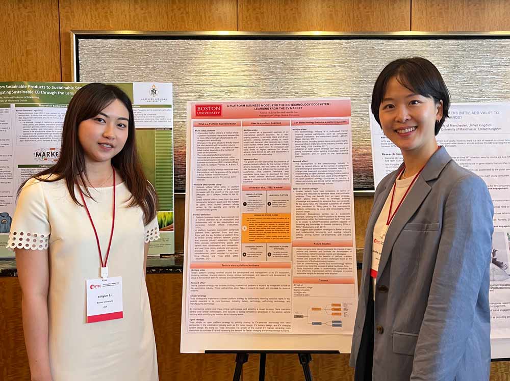 Xinyue Li (MET '23) presents a paper titled a paper titled “A Platform Business Model for the Biotechnology Ecosystem: Learning from the EV Market" with Professor Jennifer Lee
