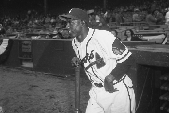 CIRCA 1960's: Outfielder Hank Aaron of the Atlanta Braves on one