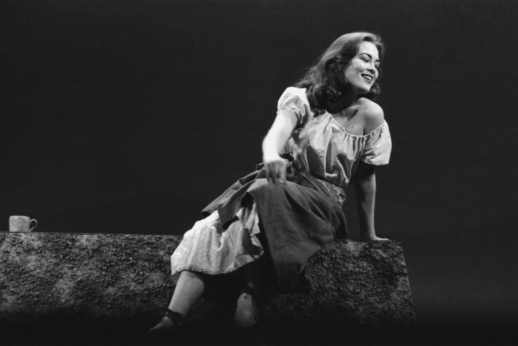 Faye Dunaway (CFA’62) performing at the BU Theatre in 1961 in Yerma. Photo by Boston University Photography