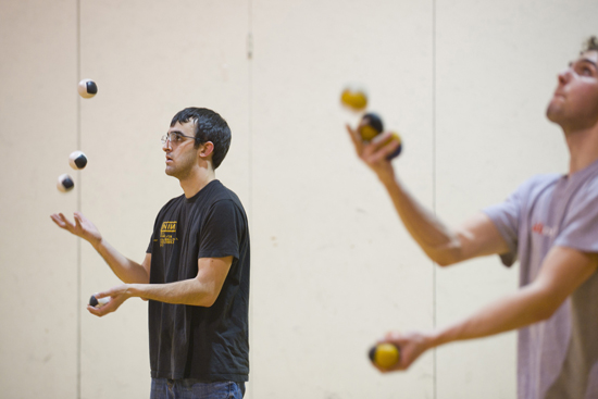 cu11-3335-JUGGLERS-003.jpg