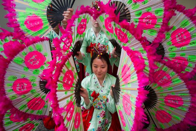 Boston University BU, Korean Student Association, traditional fan fance