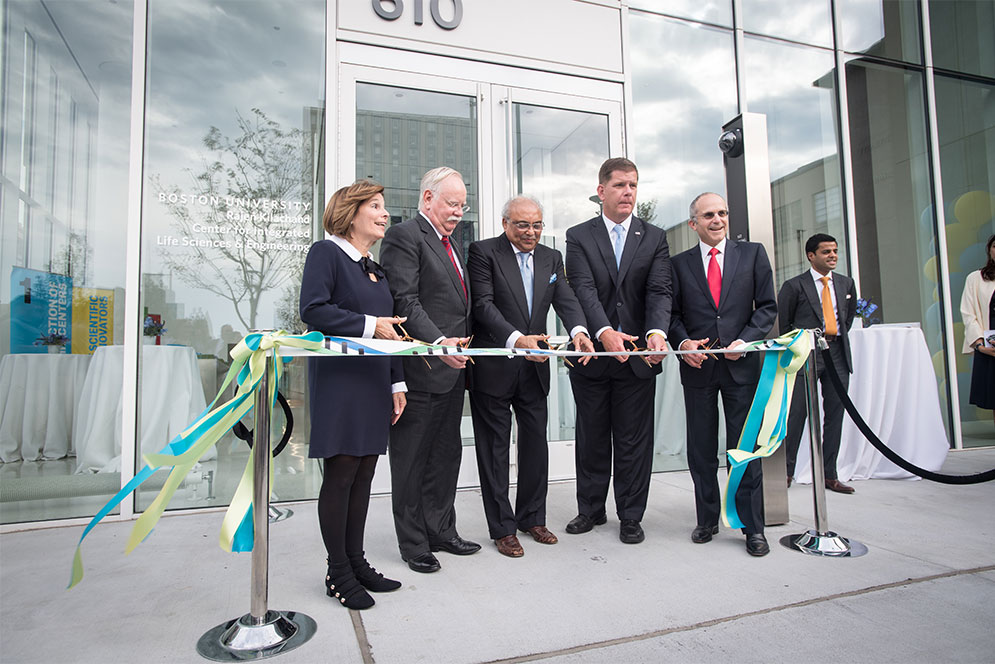 Gloria Waters, BU President Robert Brown, Rajen Kilachand, Boston Mayor Martin J. Walsh, and Kenneth Feld cut the ribbon officially opening the Rajen Kilachand Center for Integrated Life Sciences and Engineering science building at Boston University