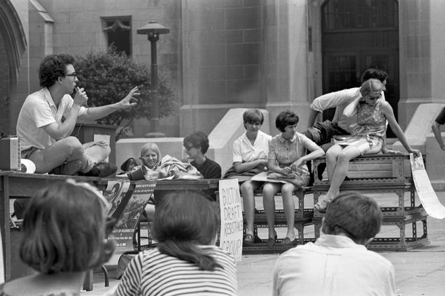 Students protest the war in Vietnam