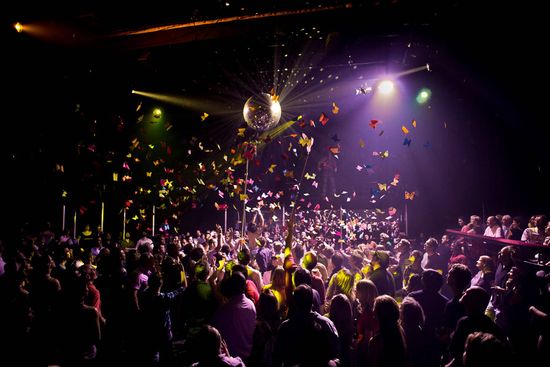 A midnight 'bobber drop' and 10 other unique New Year's Eve parties