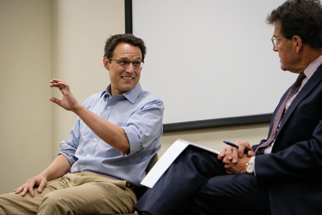 A photo of MSNBC host Steve Kornacki speaking to a class at BU