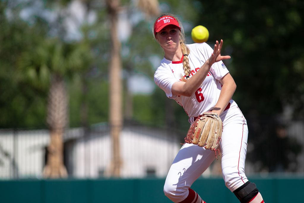 Photo of BU softball team member Lizzie Annerino (CAS’20) pitching a softball.