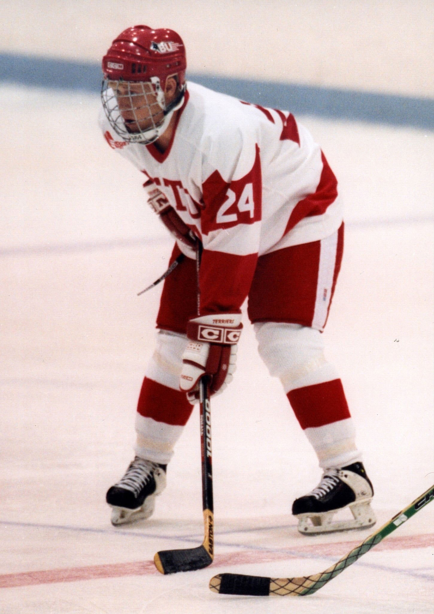 Former Boston University ice hockey player Travis Roy dies