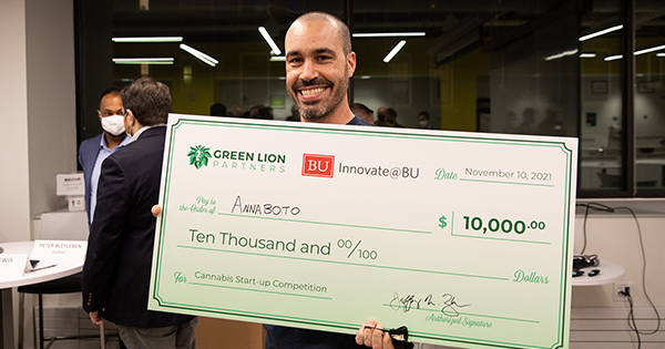 Hydroponic Device for Growing Cannabis at Home Wins Annual BU Start-Up  Competition, BU Today