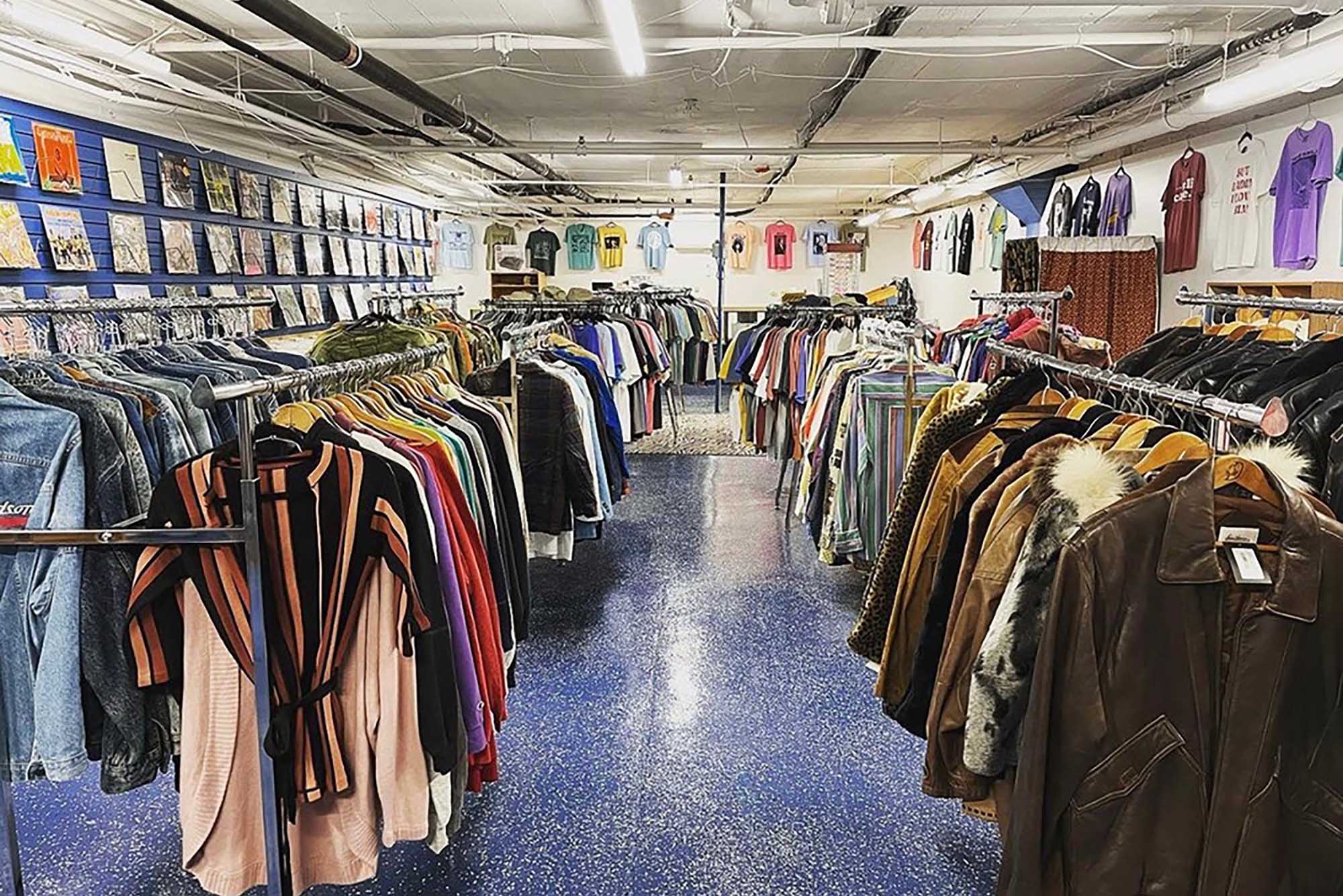 9 Thrift Stores For Buying Vintage Clothing Online - The Good Trade