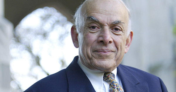 波士顿大学校长荣誉退休的阿拉姆·乔巴尼安去世，享年94岁；他在动荡时期帮助稳定了该大学。