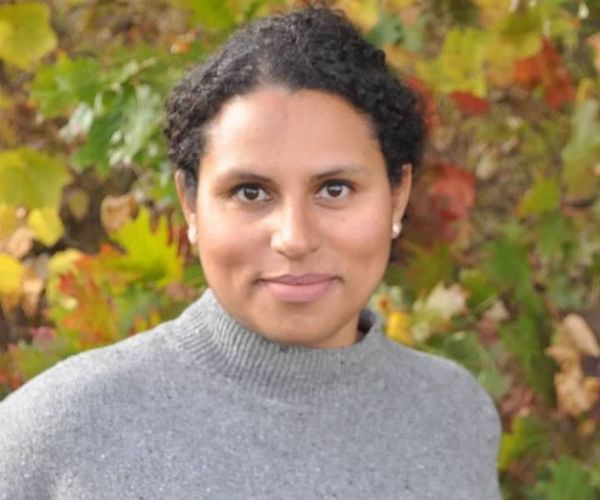 Headshot of Mery Dorr